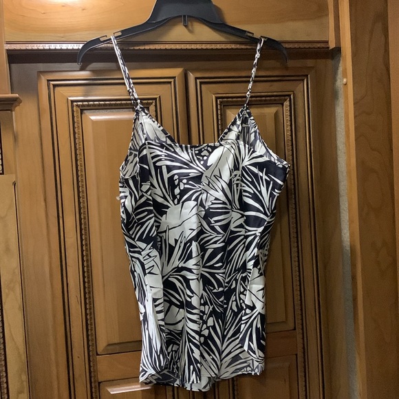 NWOT FRAME Palm-Printed V-Neck Cami in 100% Washable Silk Size Large - Picture 8 of 13